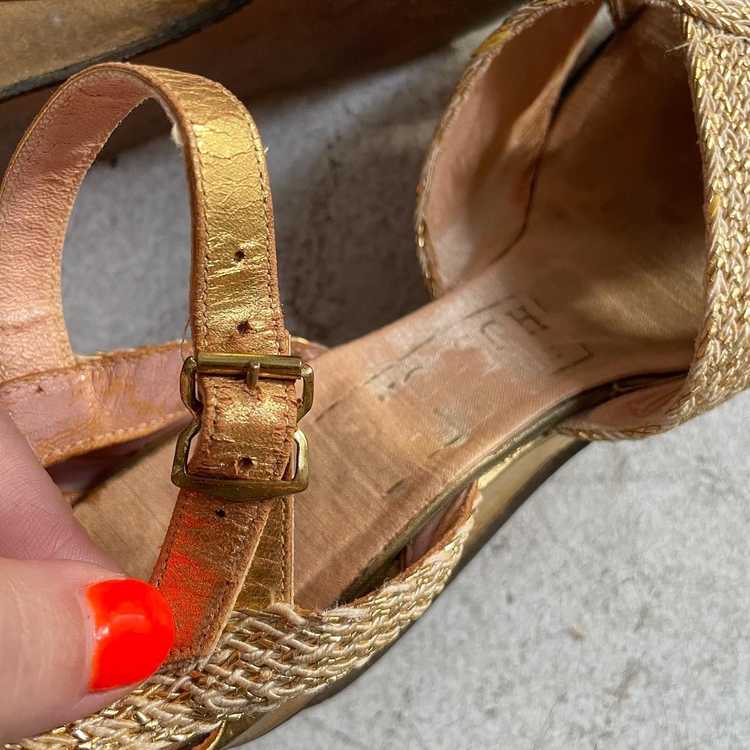 Late 30s early 40s Gold woven platform wedge - image 6