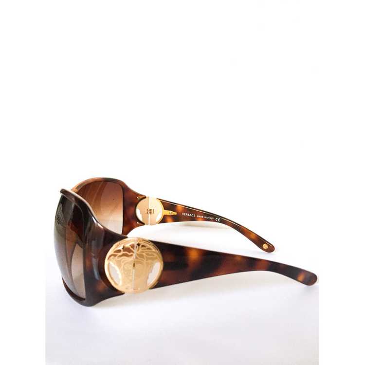 Versace tortoiseshell wraparound sunglasses - image 3