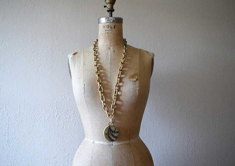 1930s celluloid necklace . vintage 30s chain pend… - image 3