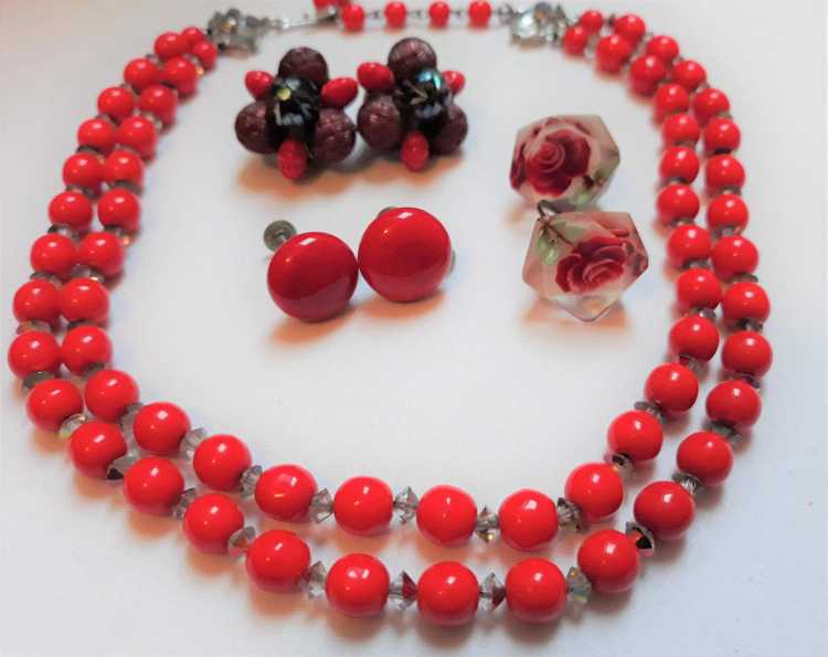 3 Vintage Red Clip-on Earrings with Necklace - 19… - image 1