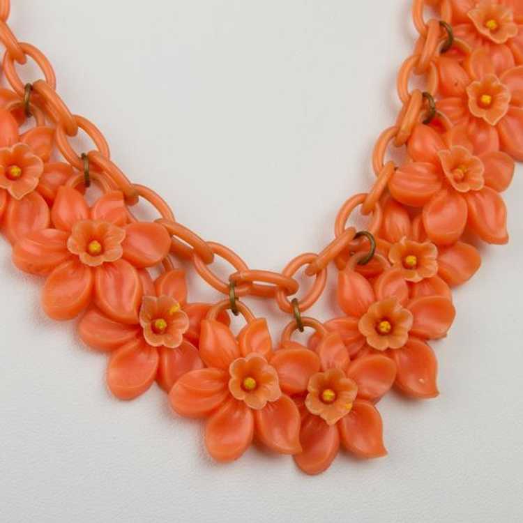 1940s Coral Daffodils Celluloid Necklace - image 5