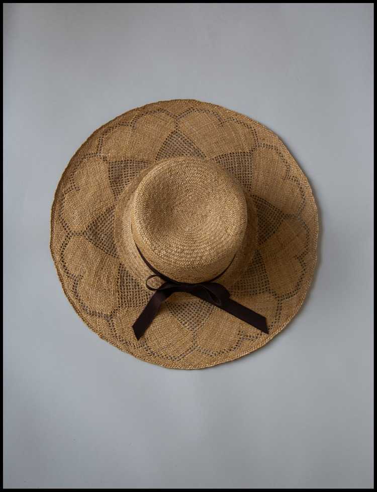 Vintage 1970s Heart Straw Hat - image 3