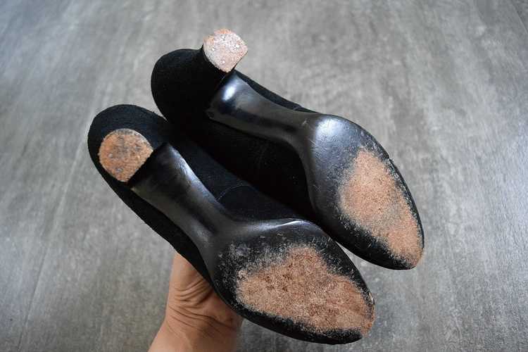 1930s 1940s shoes . black suede lace up heels - image 5