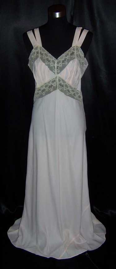 Pure Elegance - 1940s Pink Bias Cut Nightgown 36