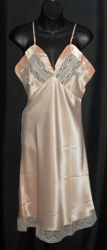 Top Shelf Vintage 1940's Glowing Rayon Satin Full 