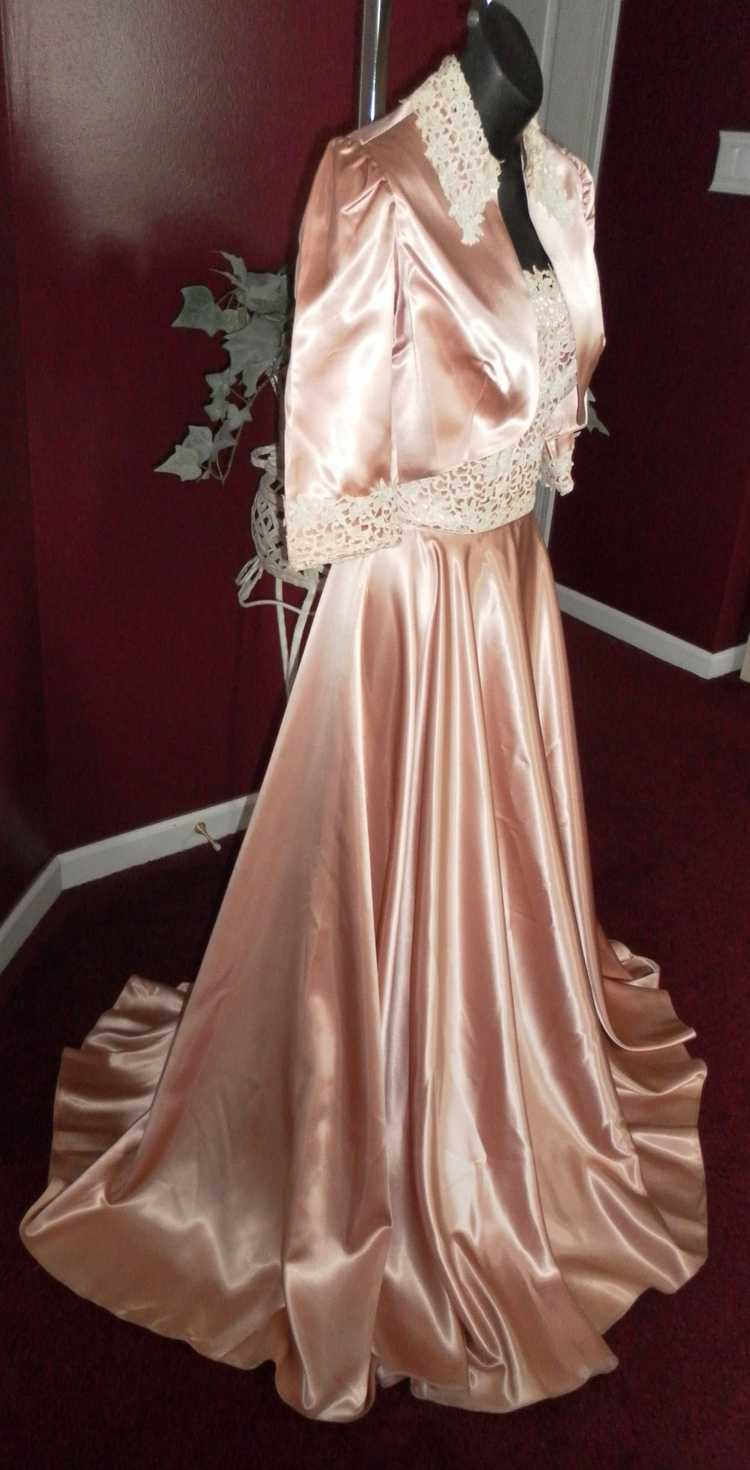 LUSTROUS Vintage 1940's Rose Gold / Mauve Pink Ra… - image 11