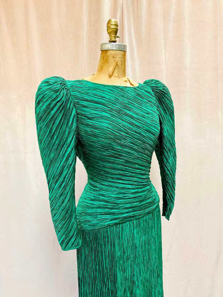 Mary McFadden Couture Emerald Silk Plissé Dress - image 8