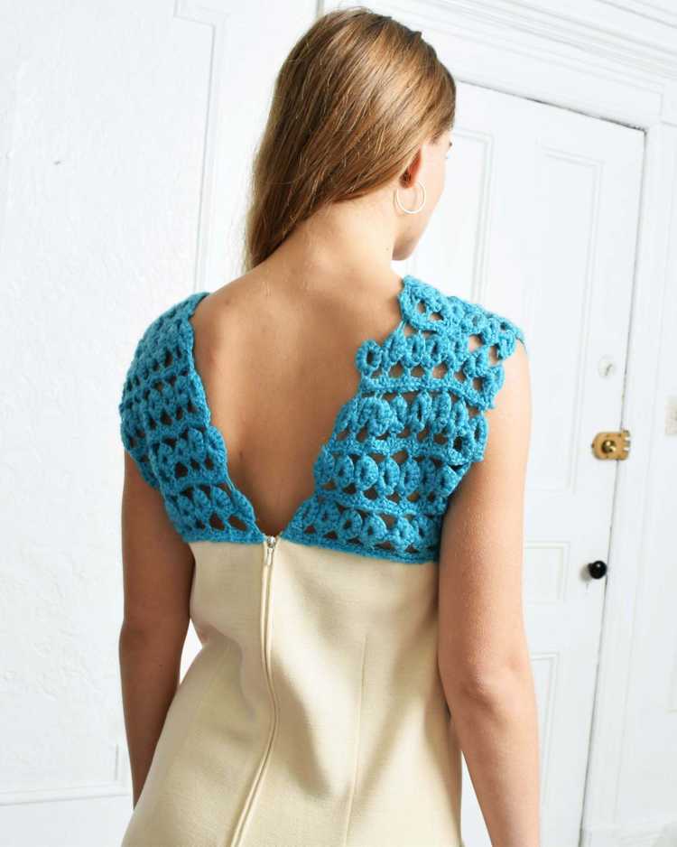 Vintage 1960s Crochet Shift Dress - image 2