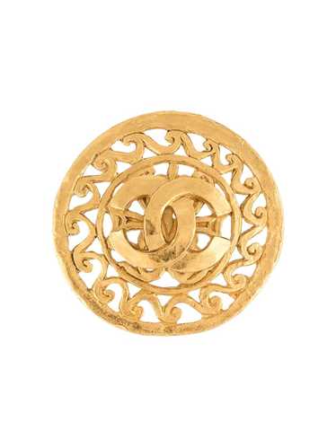 CHANEL Pre-Owned 1995 CC medallion brooch - Gold - image 1
