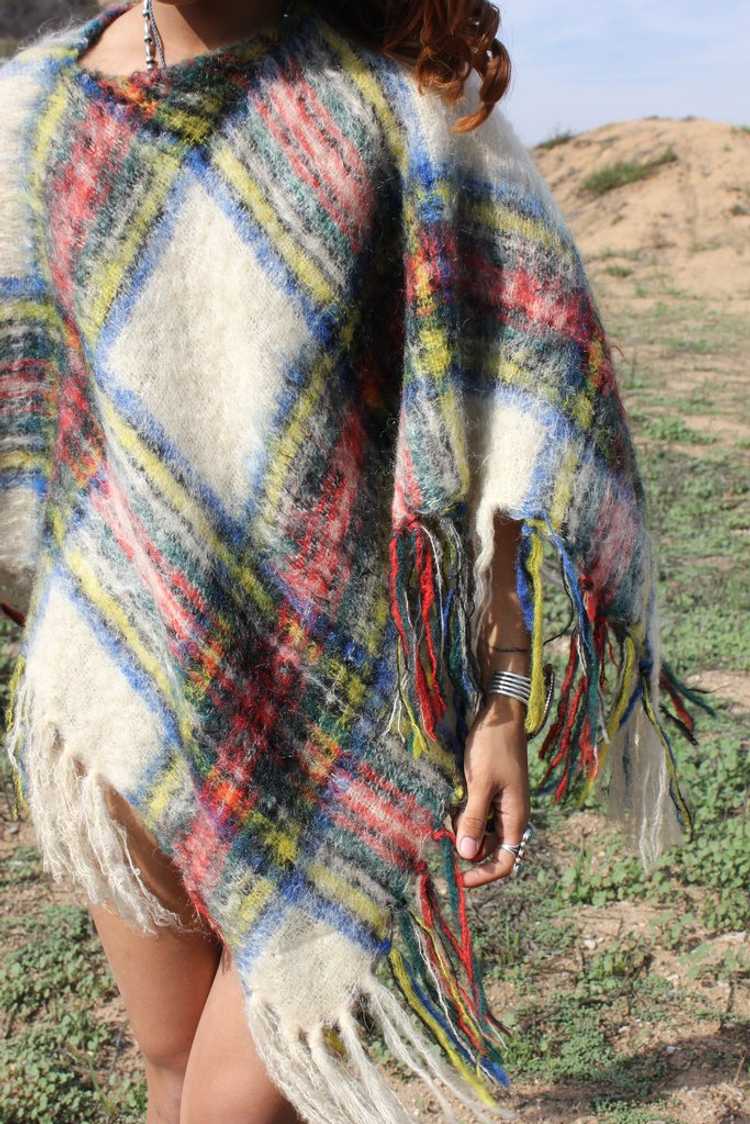 Scottish Handwoven Plaid Poncho - image 2