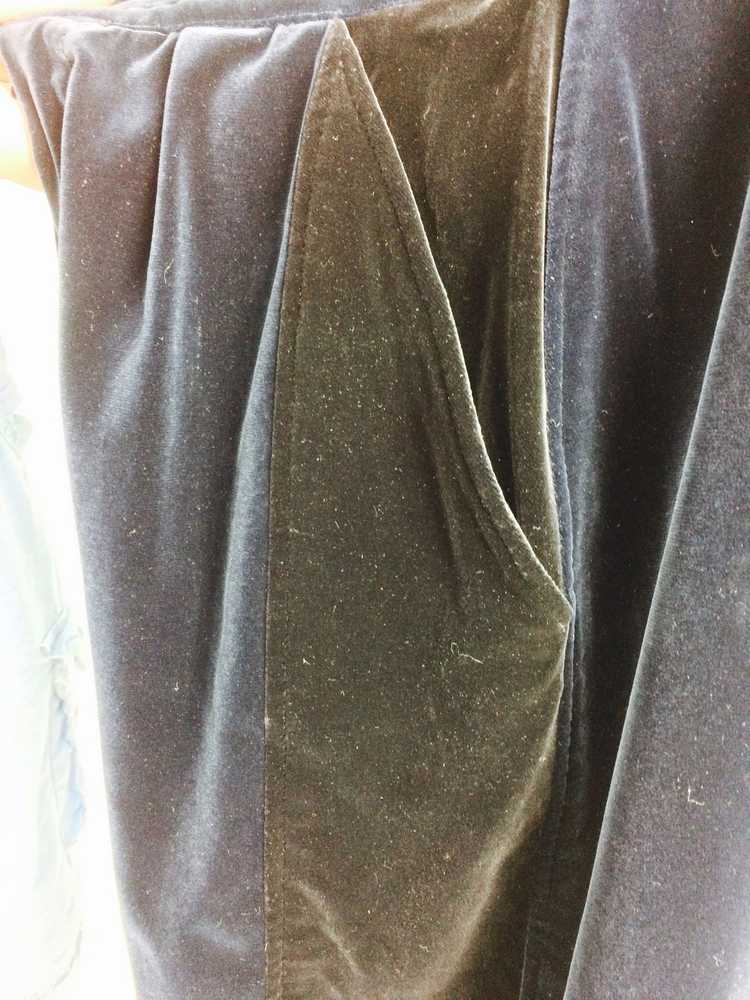 Yves Saint Laurent navy & black velvet knee breec… - image 4