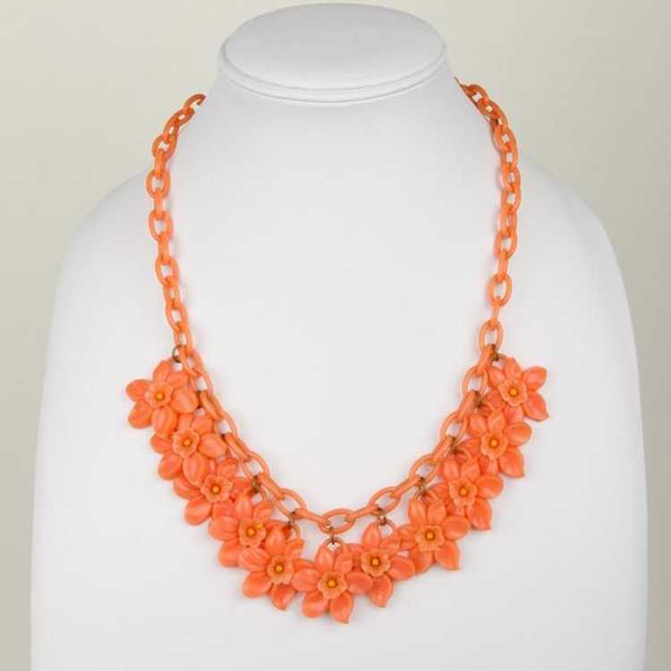 1940s Coral Daffodils Celluloid Necklace - image 3
