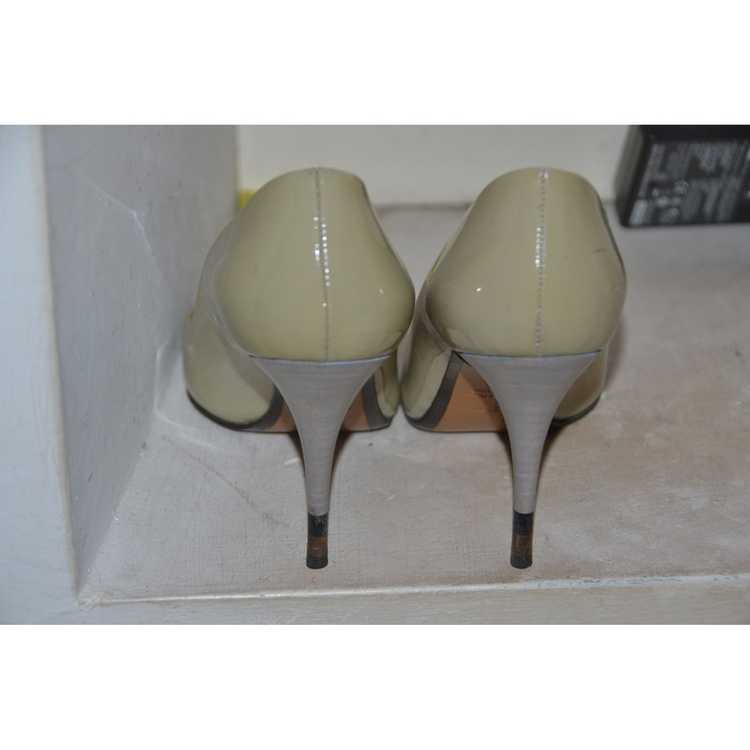 Fendi Pumps/Peeptoes Patent leather in Taupe - image 3