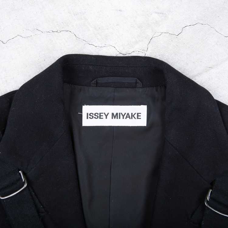 Issey miyake by naoki - Gem