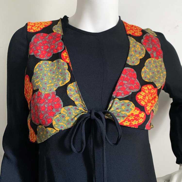 1970s Black Crepe Floral Dress - image 3