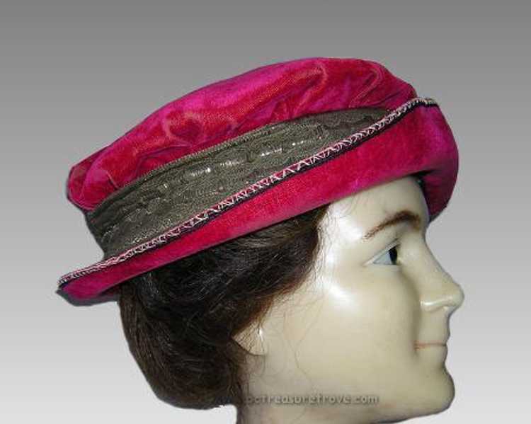 Fuchsia Velvet Antique Hat 1910s 1920s - image 2