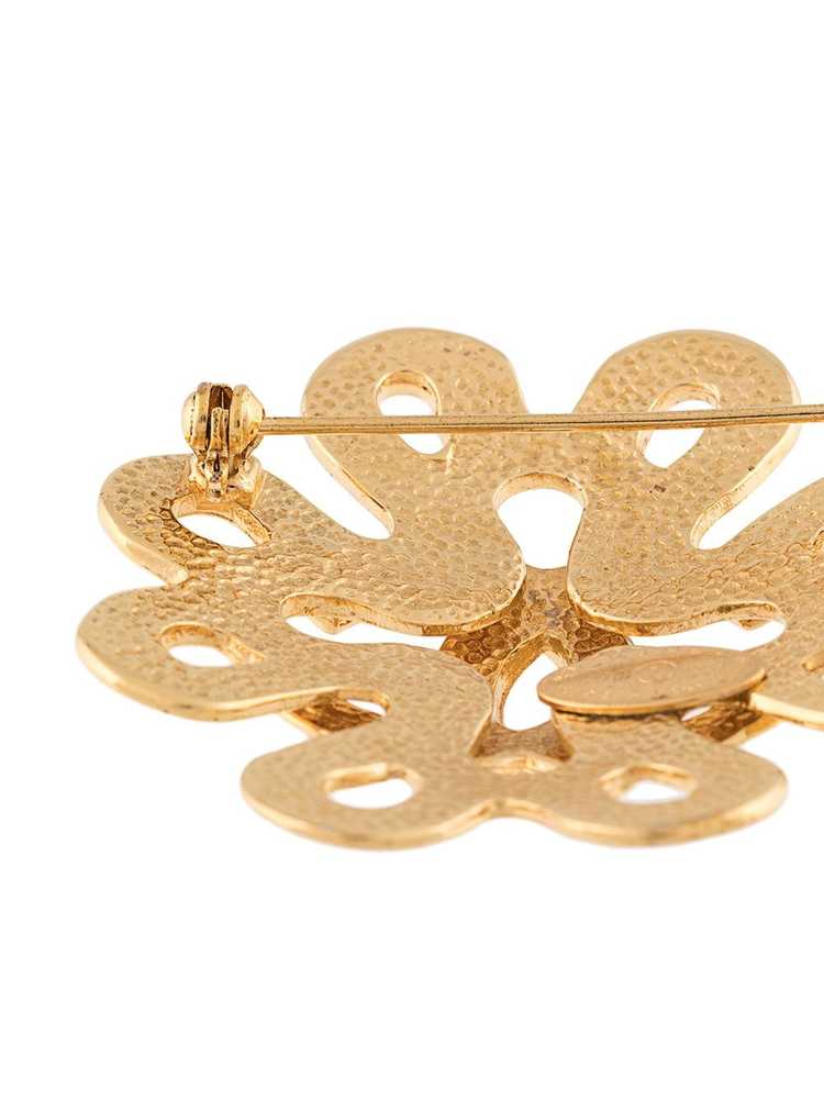 CHANEL Pre-Owned 1995 twisted CC brooch - Gold - image 3