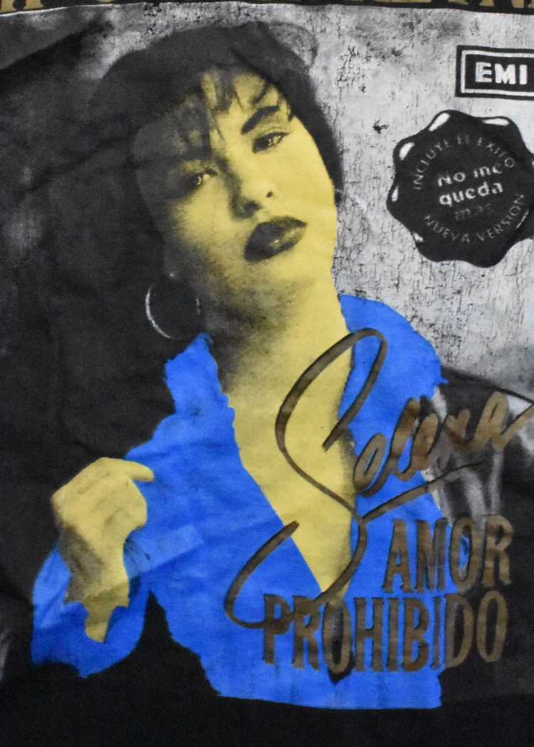 Vintage Thrashed Selena T-Shirt, Selena Queen of … - image 5