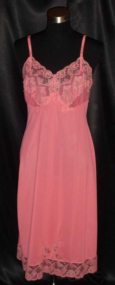 GORGEOUS!!! KAYSER VINTAGE PINK MEGA-LACY SLIPPERY SATINY NYLON FULL SLIP 38  EVC