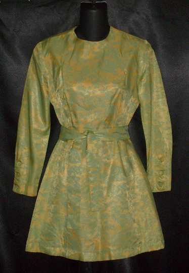 Circa 1960s Lined Rayon Dress 34