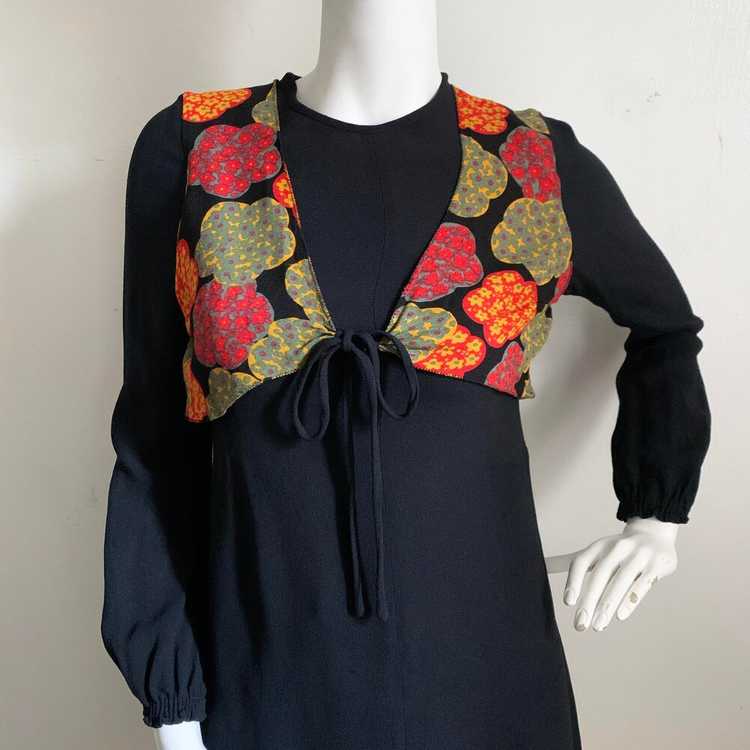 1970s Black Crepe Floral Dress - image 2