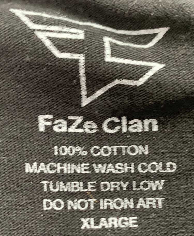 FaZe Rug shirt 2' Sticker