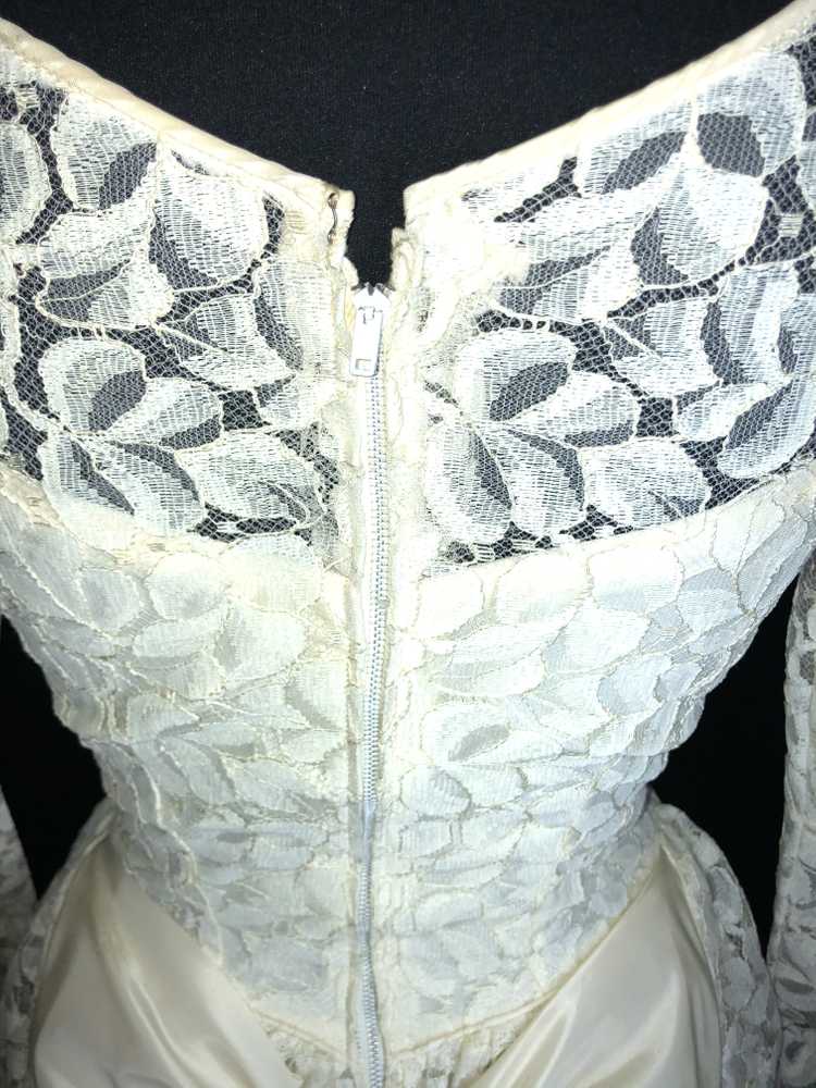 Graceful Vintage 1950's All Lace Overlay Wedding … - image 7