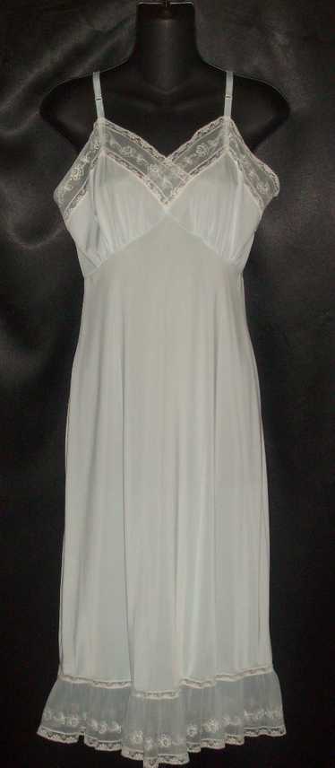 Flouncy 1950's White Slip Dress. Vintage Lingerie. Chiffon and Lace Crystal  Pleated Full Slip. Modern Size 34 36 Small Medium VL233 