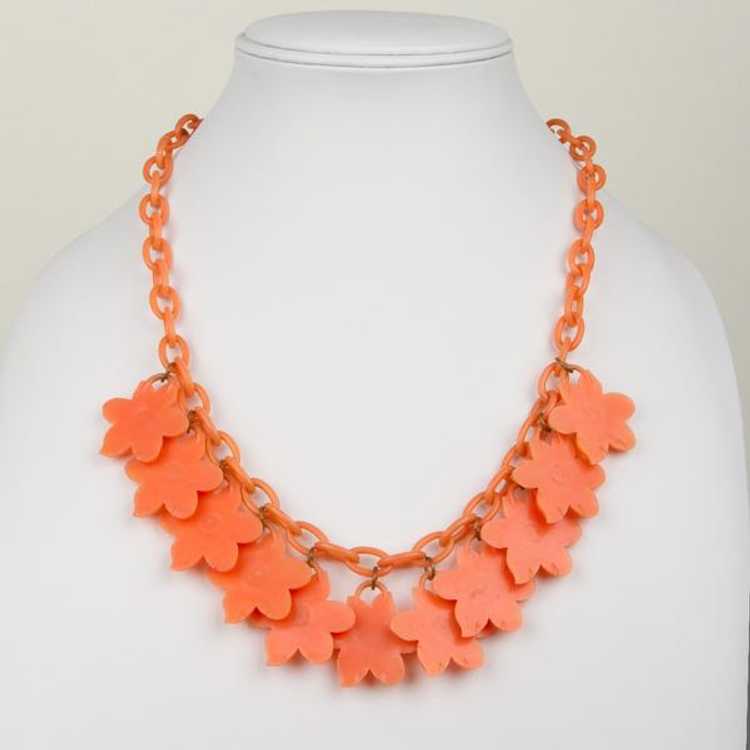 1940s Coral Daffodils Celluloid Necklace - image 4